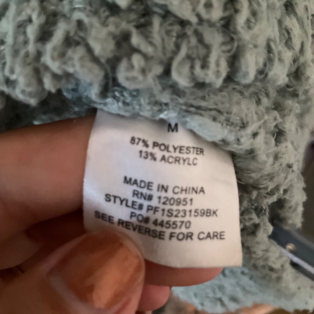 Pink Rose Women’s Teddy Crewneck Cropped sweater Size M - Picture 5 of 6